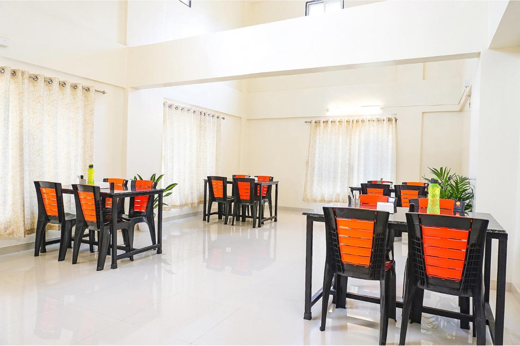 Fabhotel Majestic Luxurious - Nr Rajaram Bhiku Pathare Stadium Poona Buitenkant foto